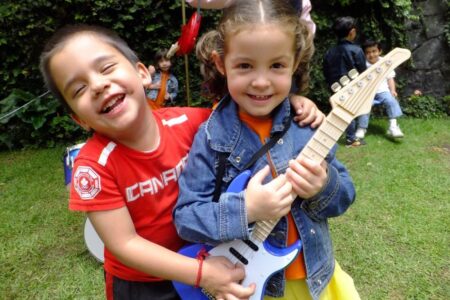 curso-de-verano-kinder-beginners-interlomas-2019-Festival-de-Rock