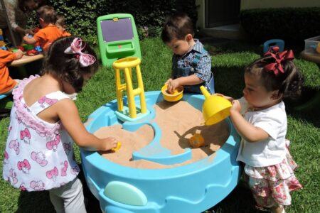 curso-de-verano-kinder-beginners-interlomas-2019-actividades-en-el-jardin