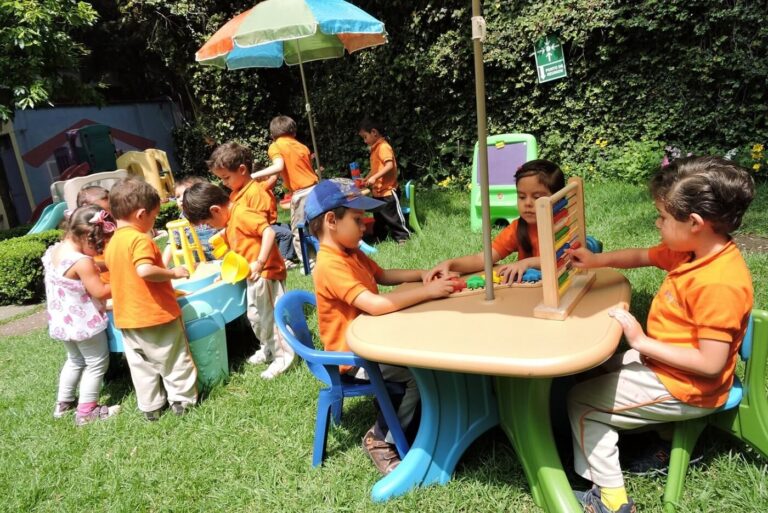 curso-de-verano-kinder-beginners-interlomas-2019-actividades-jardin